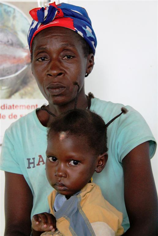 centre de santé de Bédé-Combattant - Bangui - RCA - septembre 2013 - LGR - Losoko et Bernadette (2) (Large)