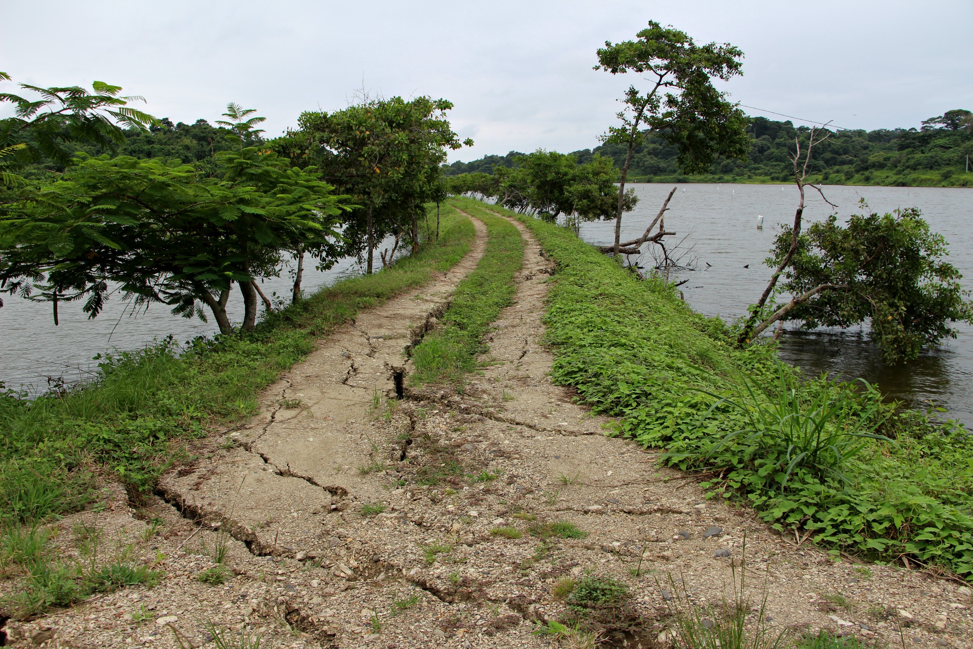 equateur-seisme-tremblement-terre-catastrophe-naturelle-destruction-replique-secousse